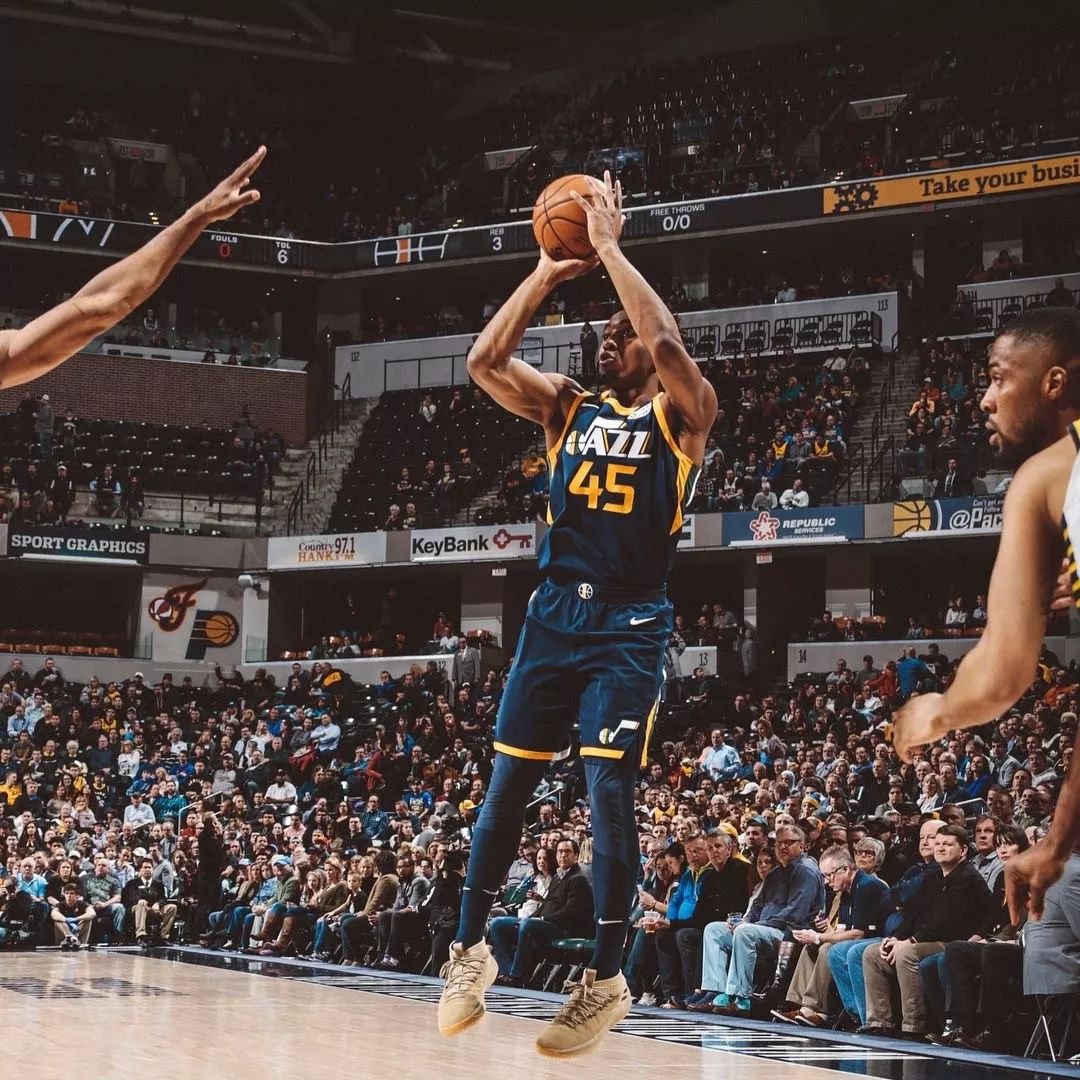 位防守的 位防守的