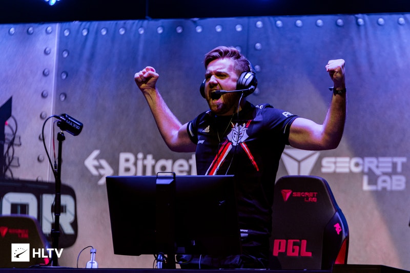 韦洛亚执教 韦洛亚执教